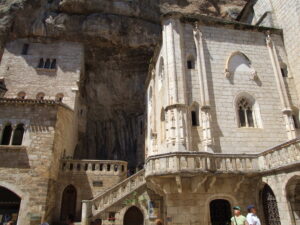 Sanctuaire Notre-Dame de Rocamadour: où se situe, comment arriver et quoi faire ?